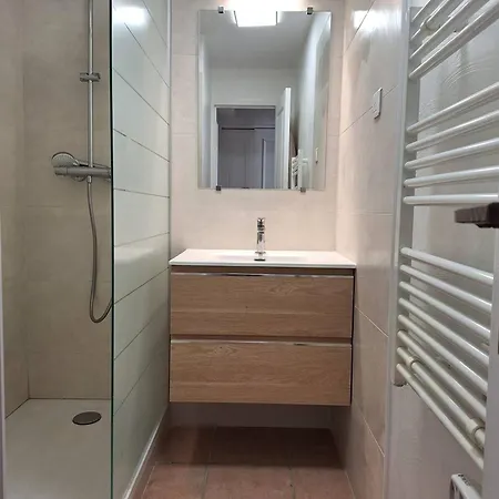T2 Climatise Avec Terrasse Et Piscine, Proche Plages Et Commerces - Fr-1-768-5 Appartement *